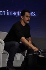 Aamir Khan at Star TV_s new show announcement in Taj Land_s End on 22nd Oct 2011 (14).JPG